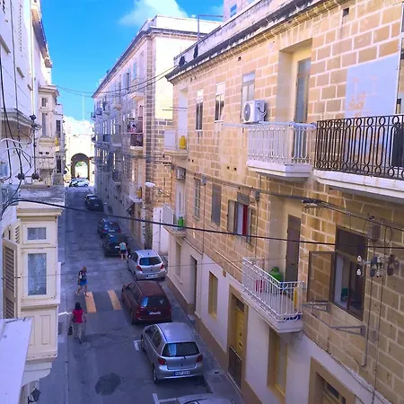 Marina Terrace Alloggio in famiglia